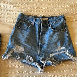 Levi’s Ribcage Shorts